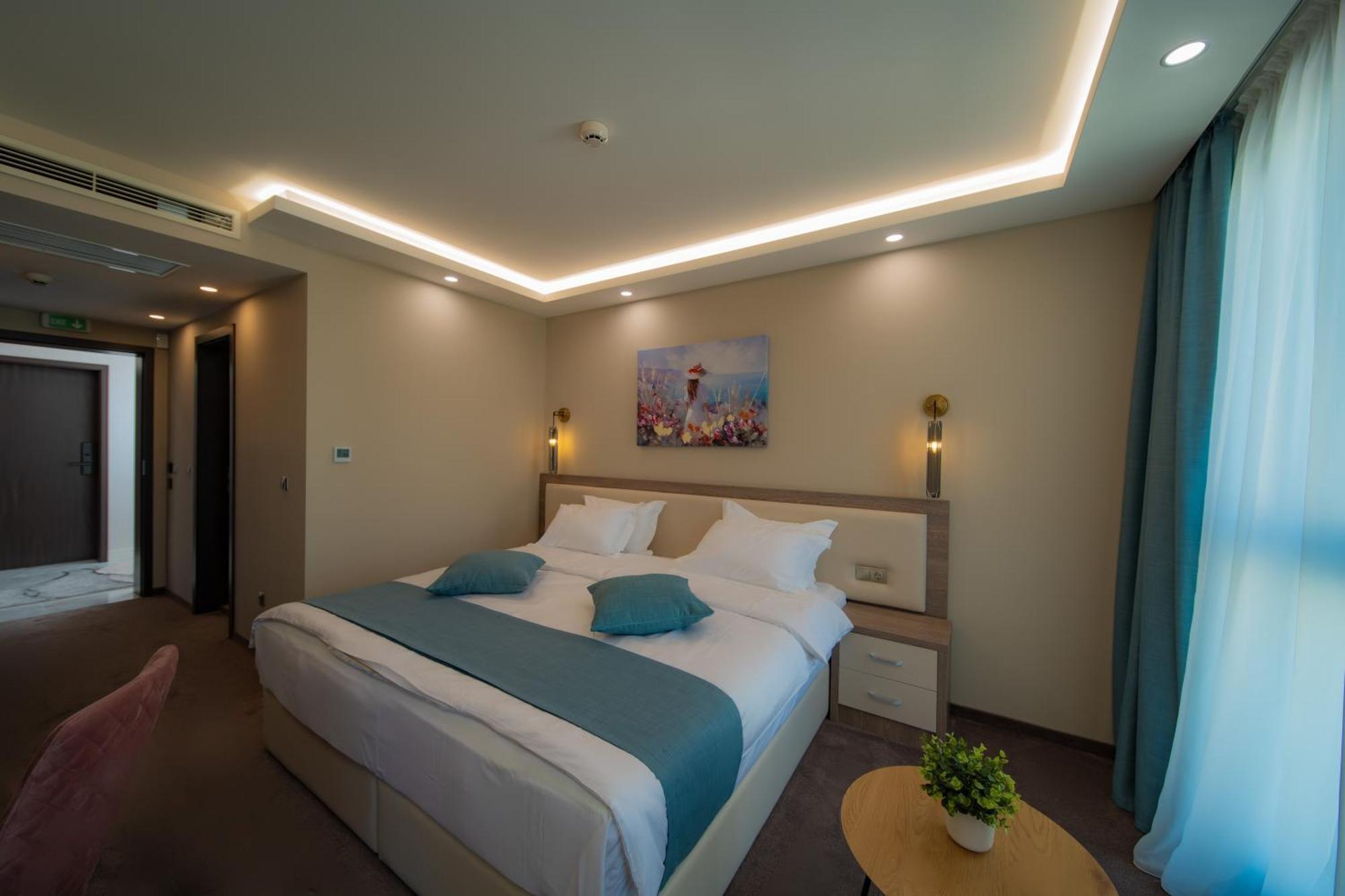 Aurora Sofia Hotel Bagian luar foto